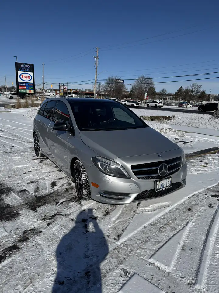 Mercedes-Benz B-Class снимка Mercedes-Benz B-Class