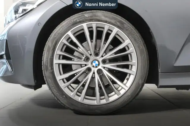 BMW 3 Series view 7