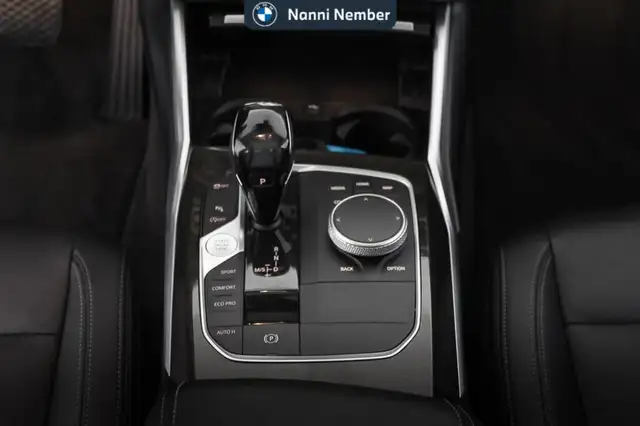 BMW 3 Series view 13