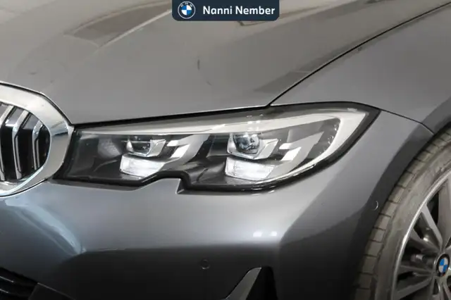 BMW 3 Series view 5