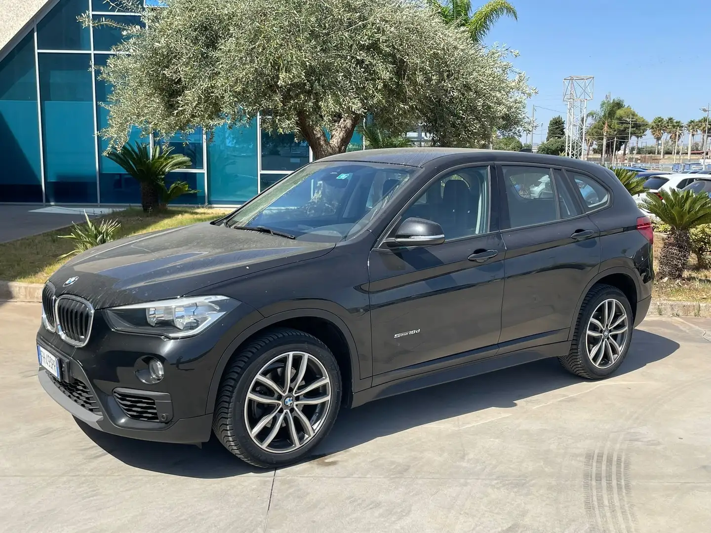 BMW X1 sdrive18d Advantage Negro - 1