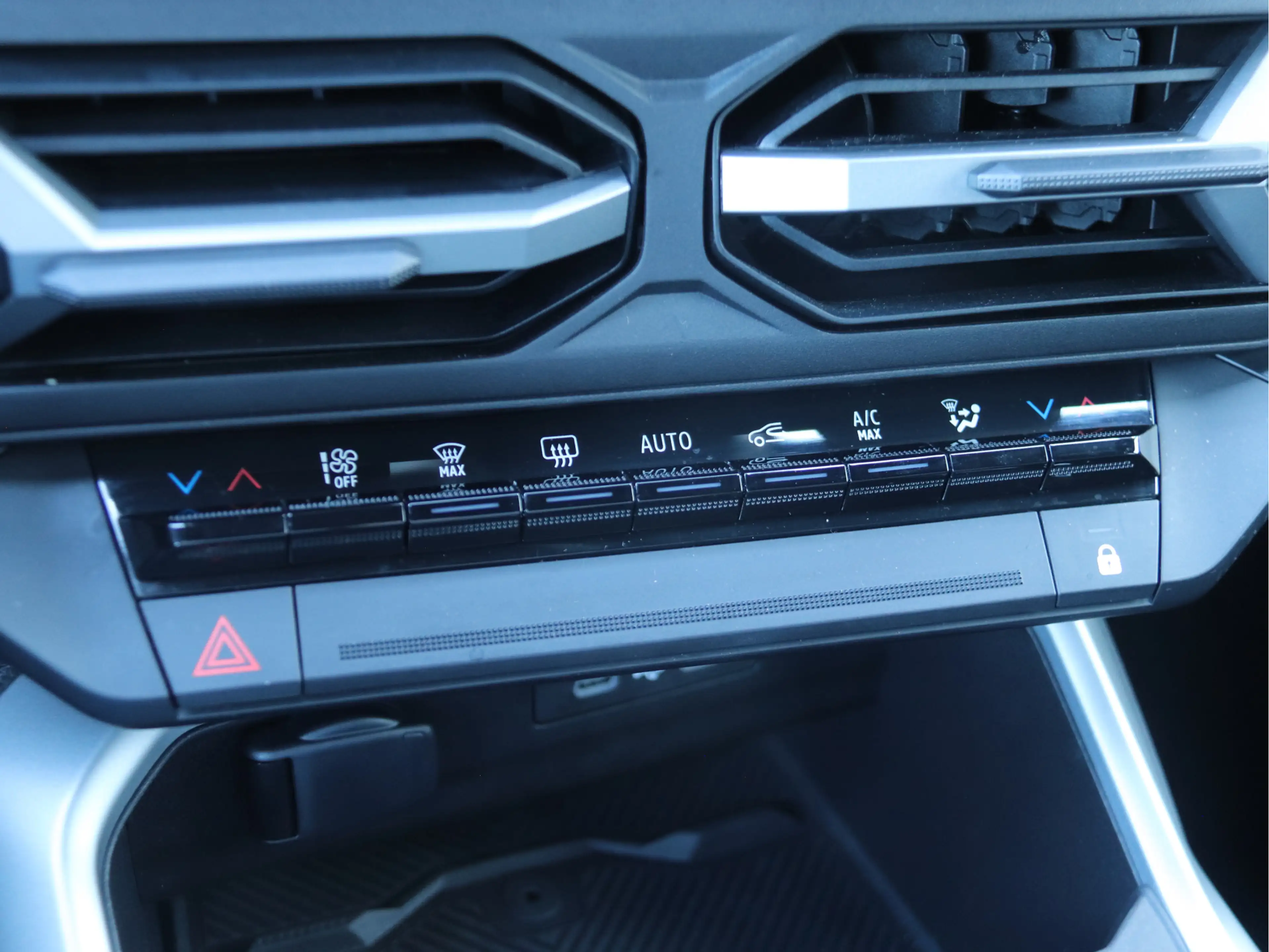 Dacia Bigster 1.8 Hybrid 155 Journey AUTOMAAT / ALL SEASON / WIN — photo 16