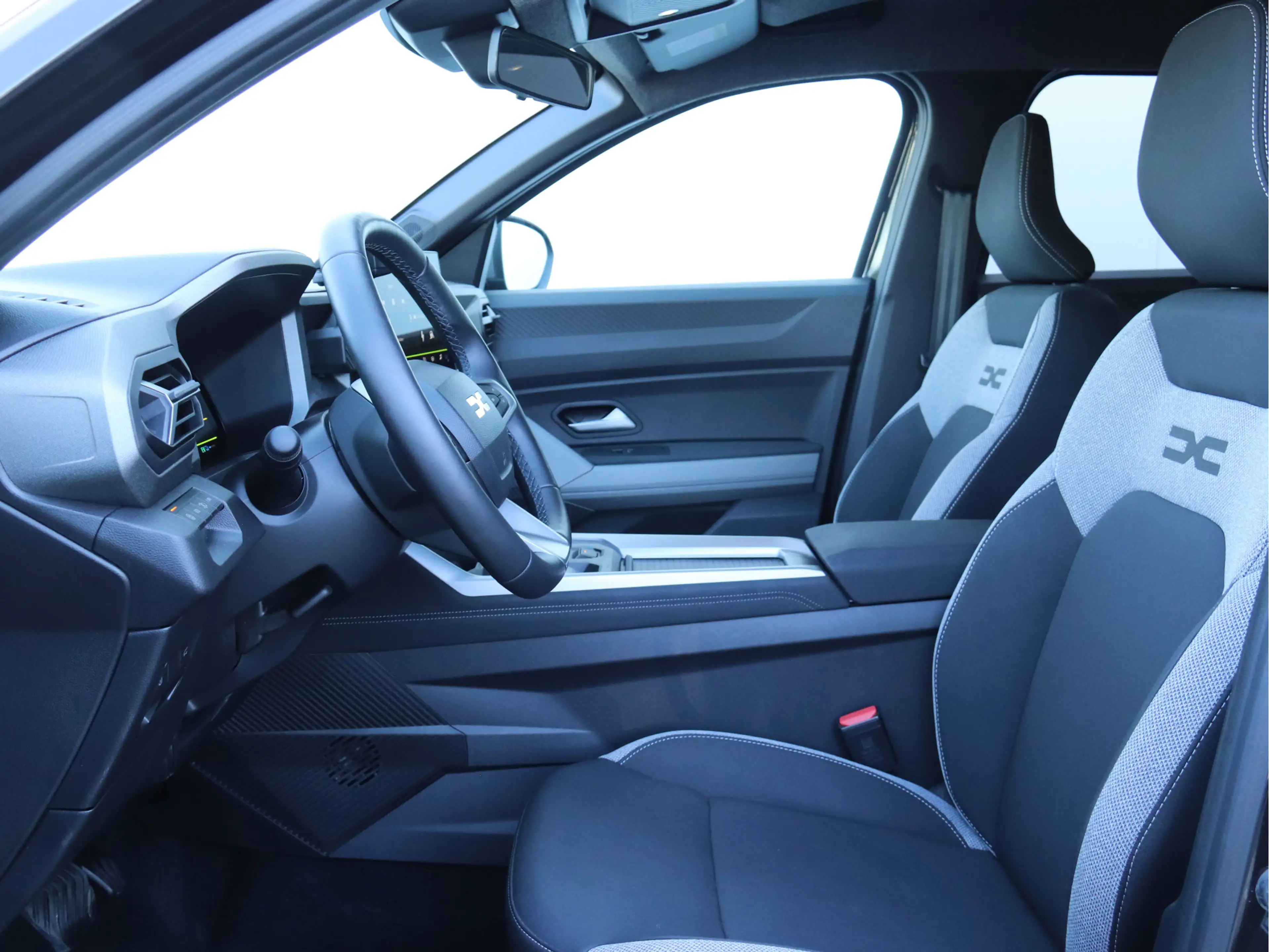 Dacia Bigster 1.8 Hybrid 155 Journey AUTOMAAT / ALL SEASON / WIN — photo 5