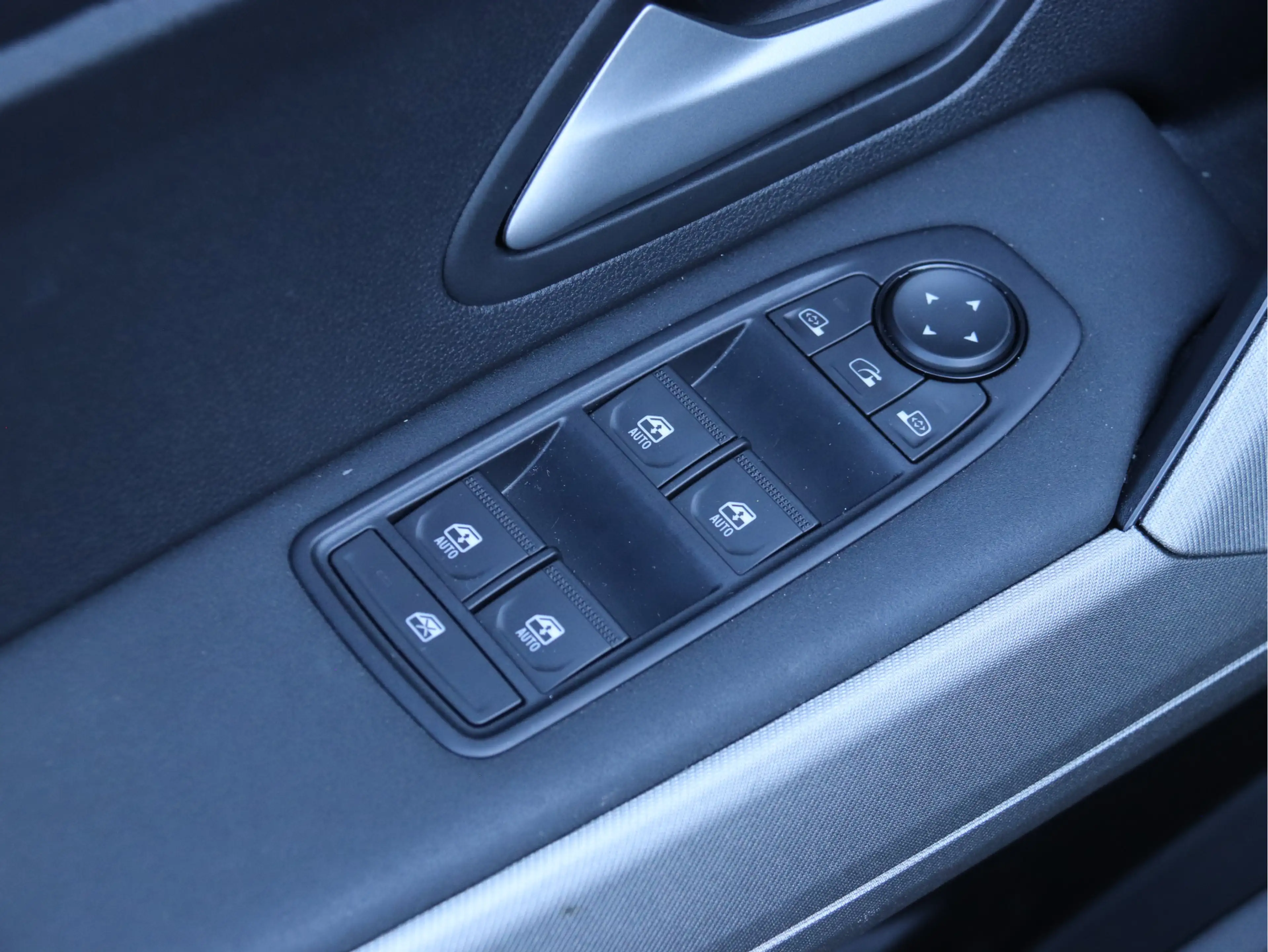 Dacia Bigster 1.8 Hybrid 155 Journey AUTOMAAT / ALL SEASON / WIN — photo 7