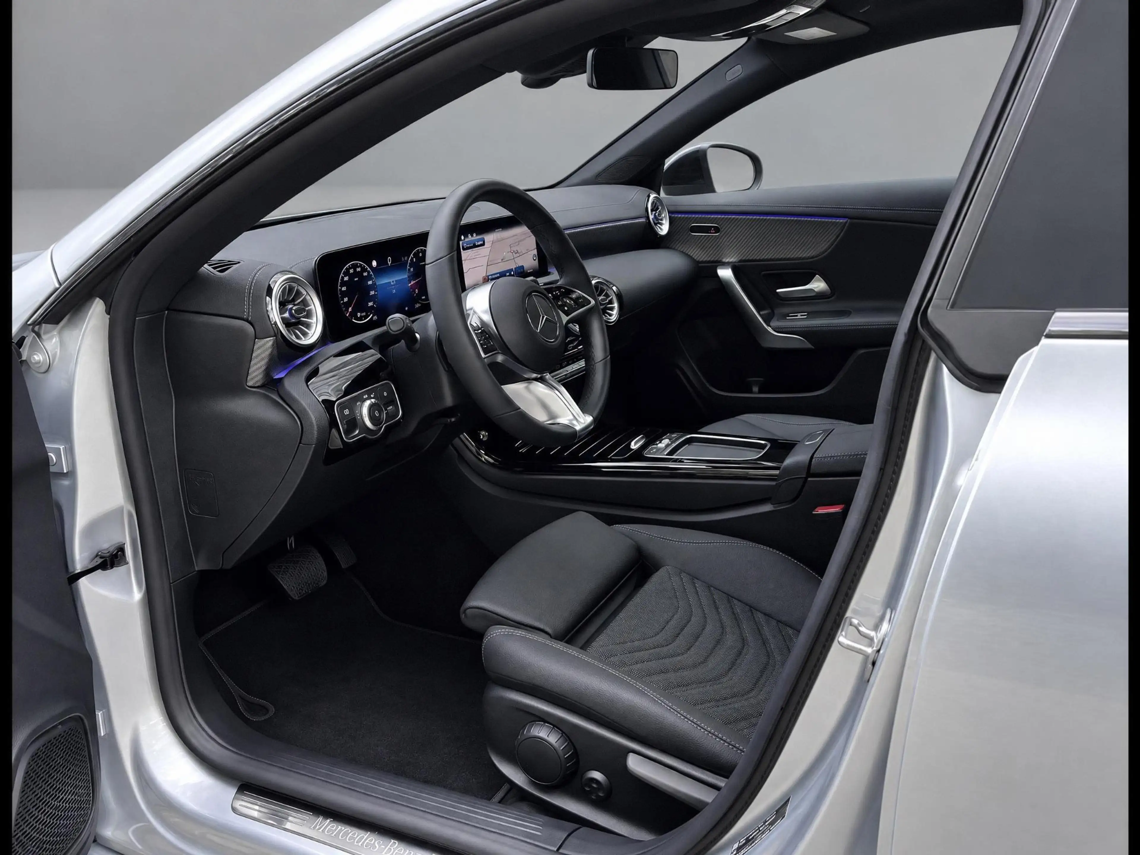 Mercedes-Benz CLA 180 Star Edition Luxury | Night Pakket | Panoramadak | — photo 3