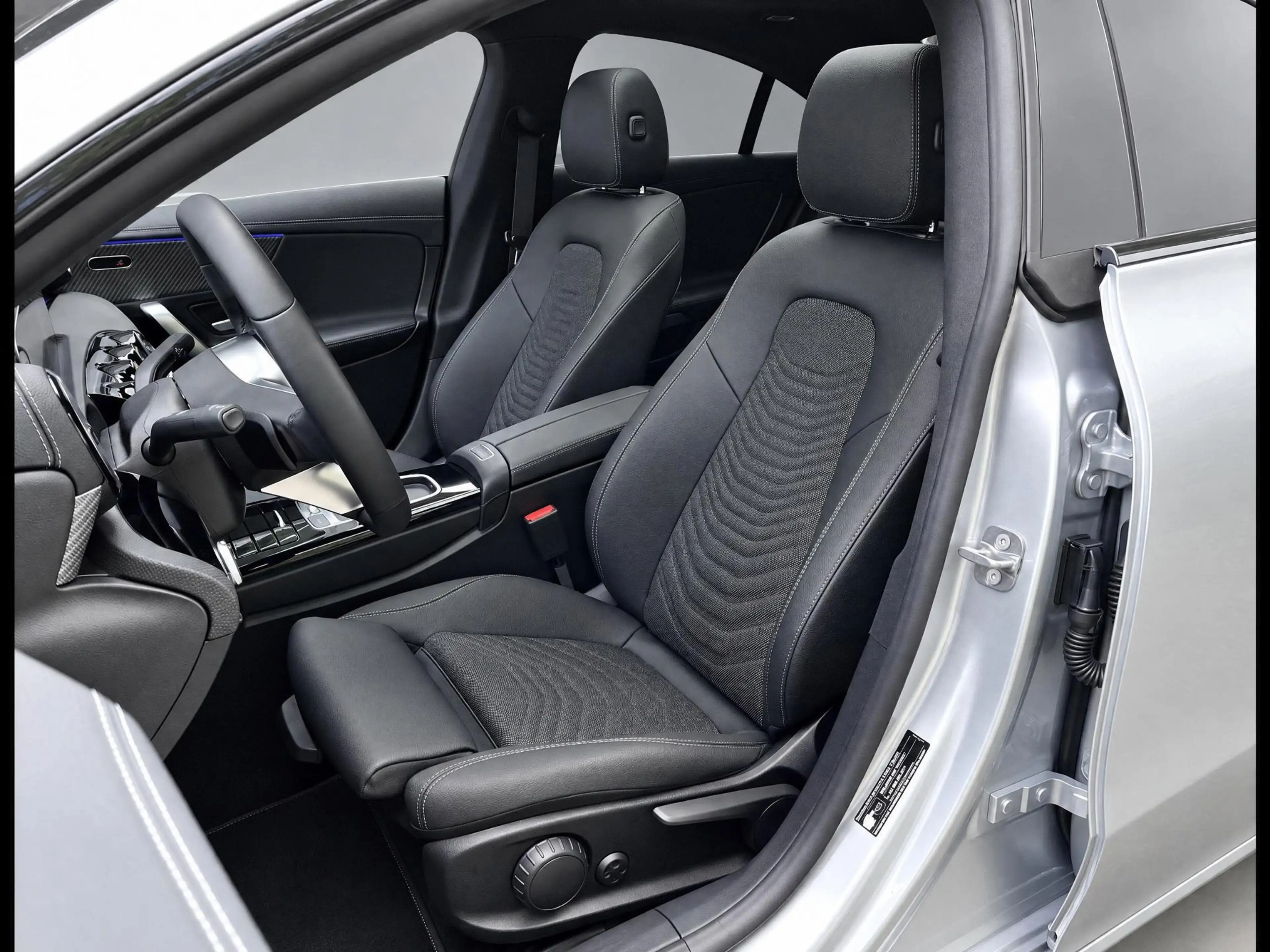 Mercedes-Benz CLA 180 Star Edition Luxury | Night Pakket | Panoramadak | — photo 11