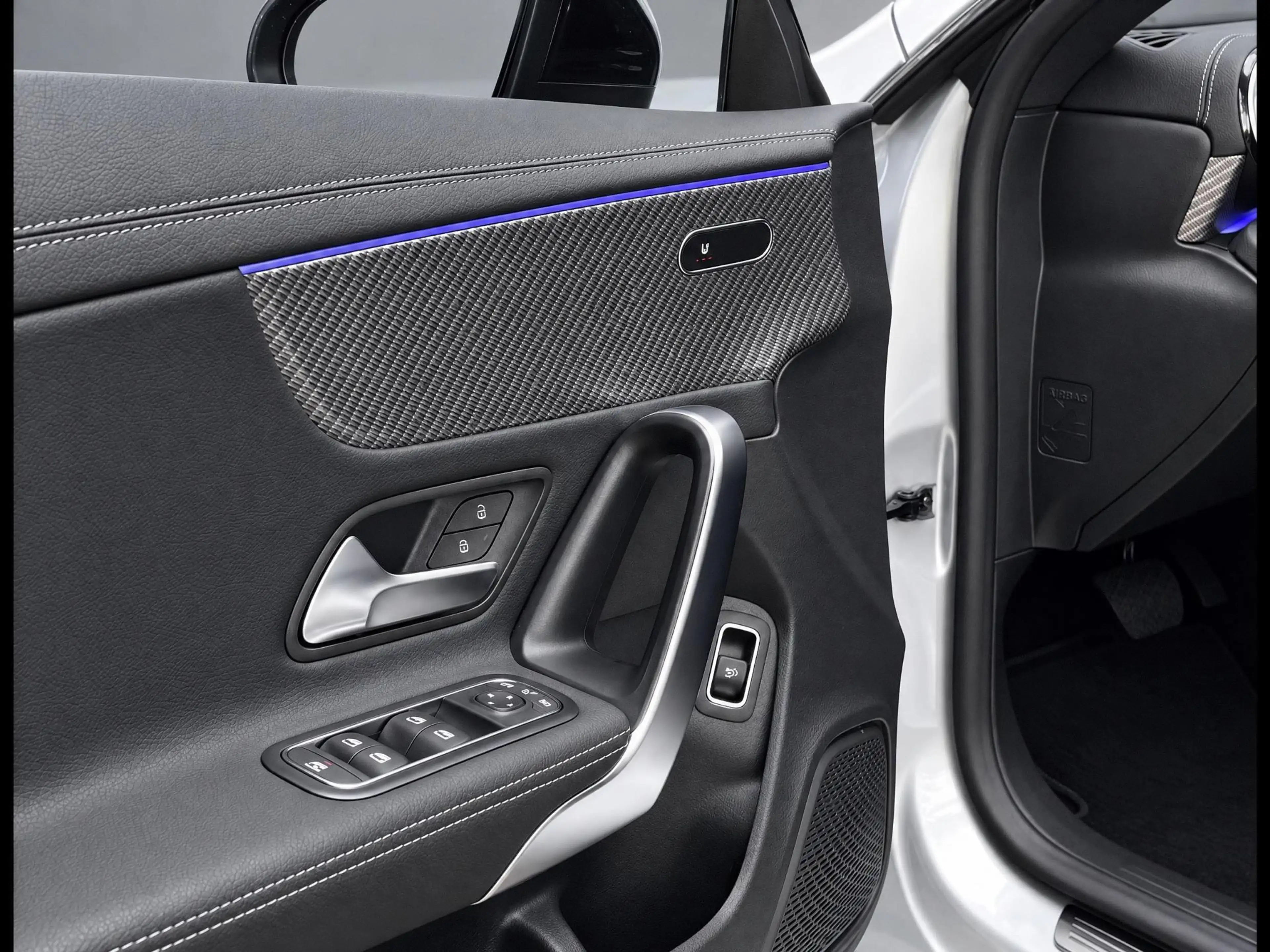 Mercedes-Benz CLA 180 Star Edition Luxury | Night Pakket | Panoramadak | — photo 8