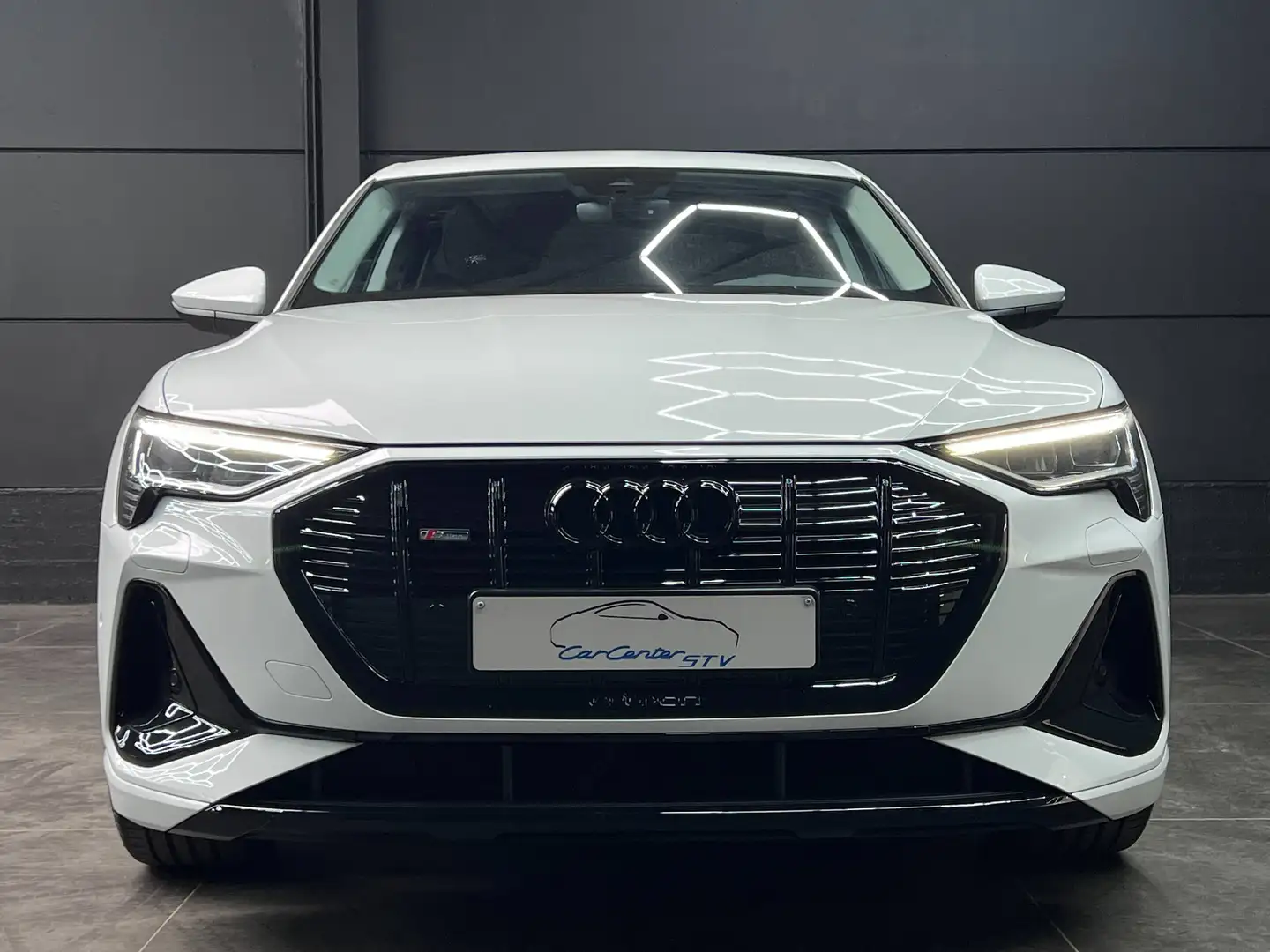 Audi e-tron 55 Quattro 95 kWh / S line / Shadow pack / Blanco - 2