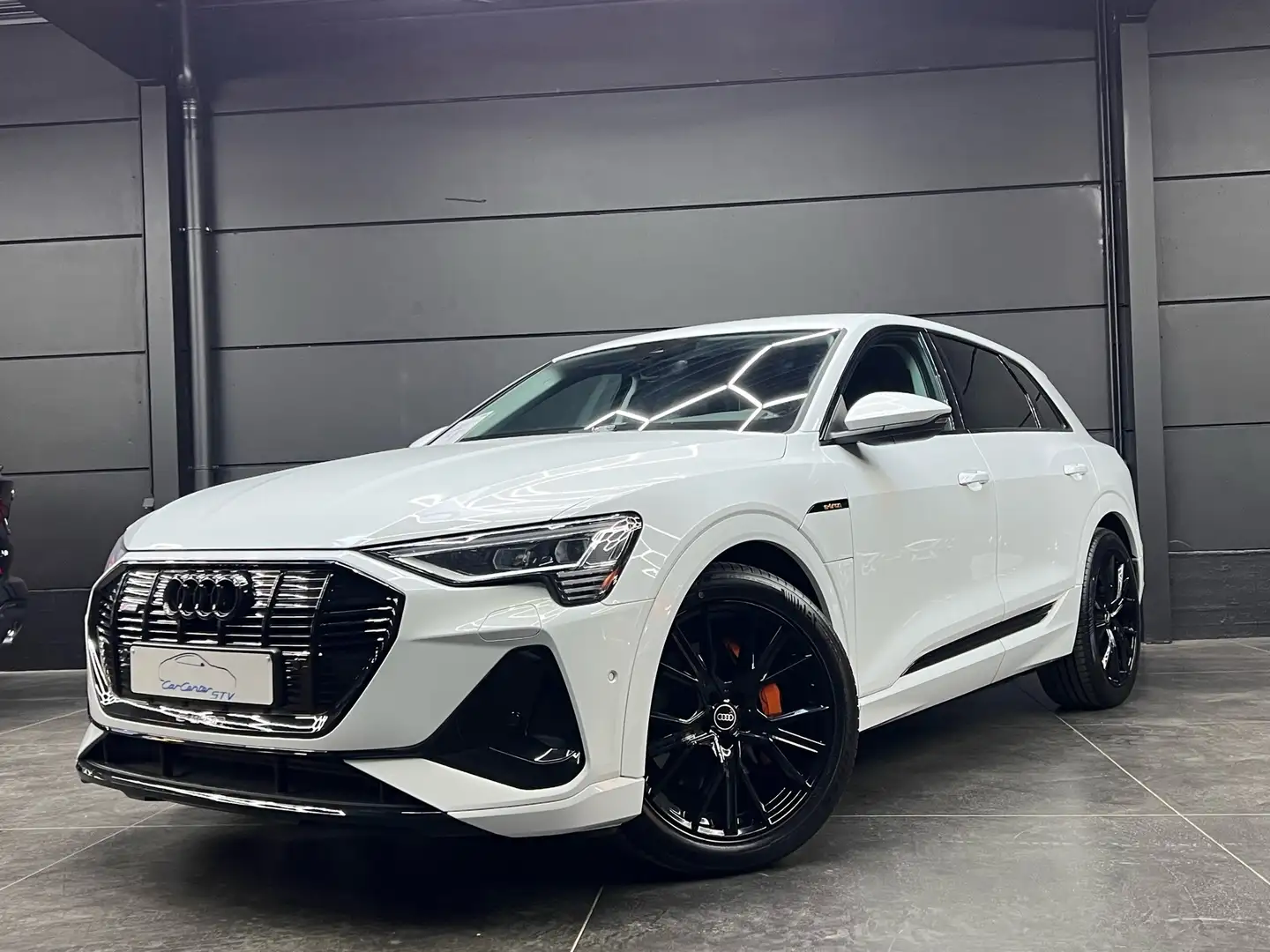 Audi e-tron 55 Quattro 95 kWh / S Line / 17000 km / 2023 Wit - 1
