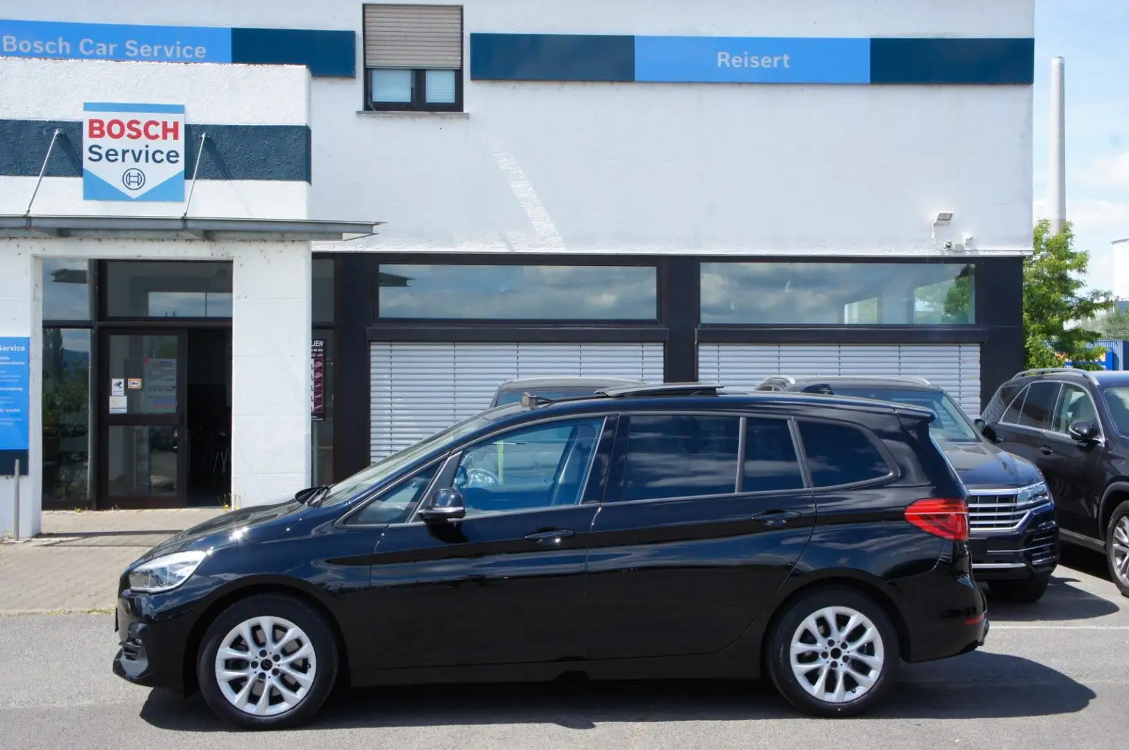 BMW 218 Sport Line*NAV*PANO*LED*WIPA* Negro - 2