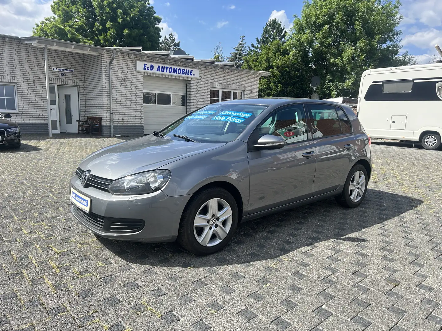 Volkswagen Golf 1.4 Trendline*KLIMA*MODEL.2010 Grau - 1