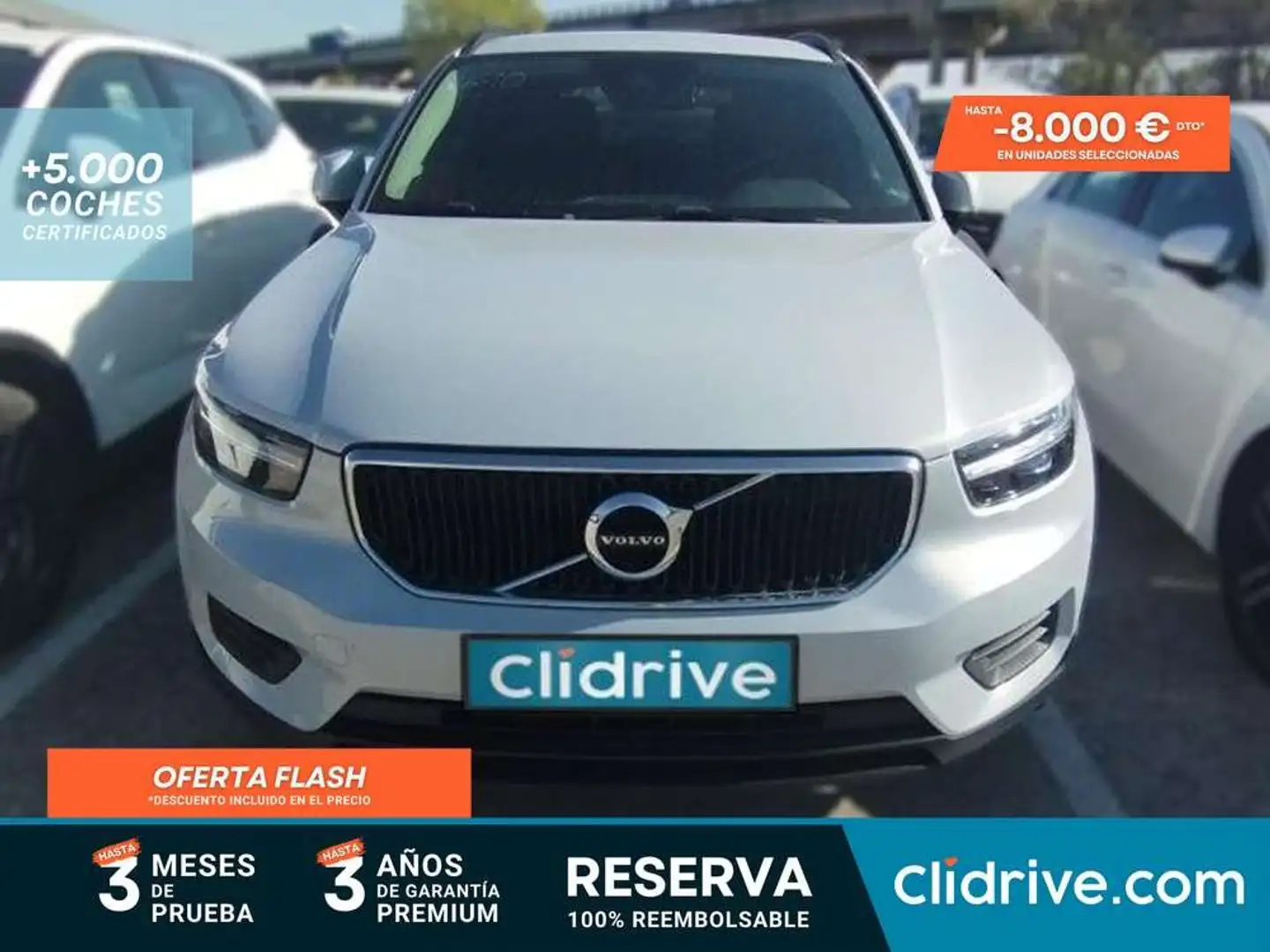 Volvo XC40 T2 Momentum Core Aut. Gris - 1