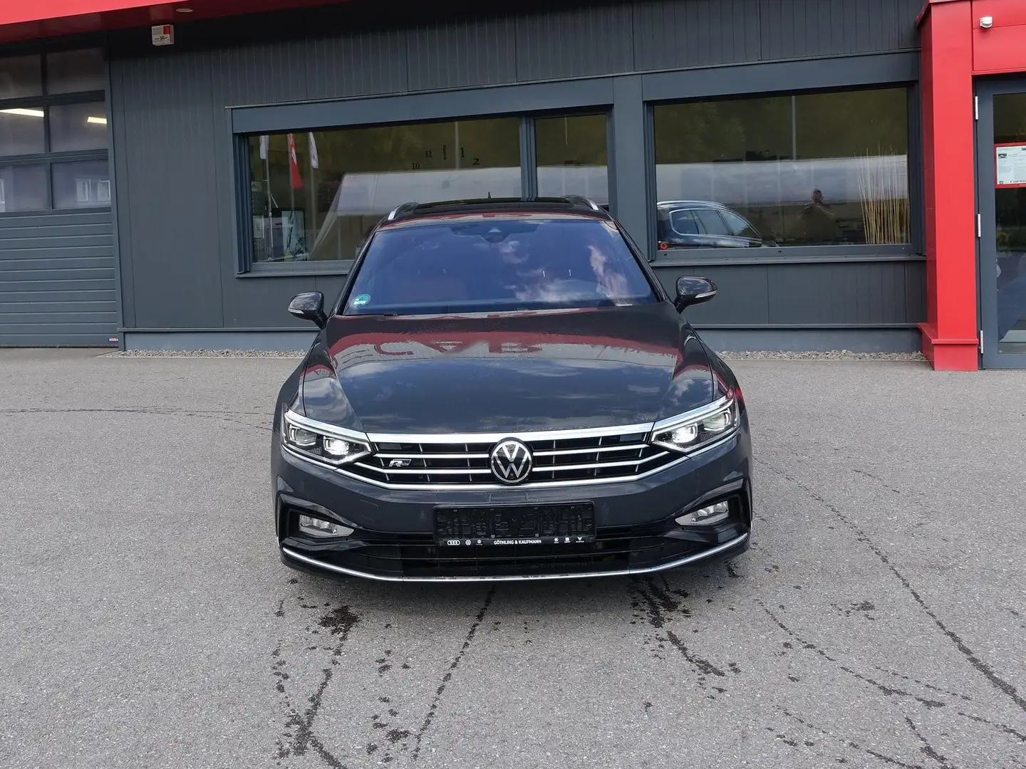 Volkswagen Passat Variant Elegance 4Motion R-LINE *MEGAVOLL* Grau - 1