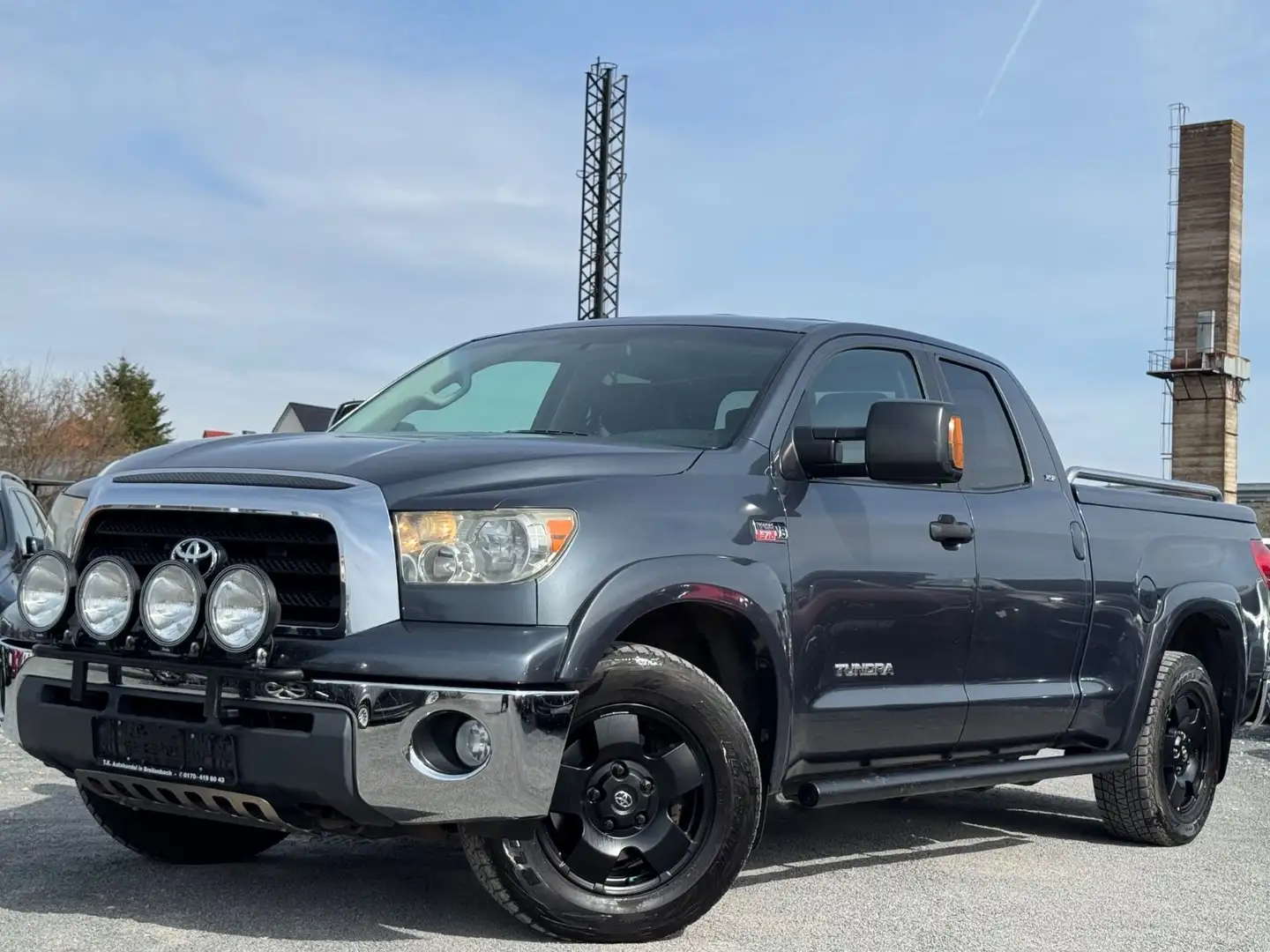 Toyota Tundra 5.7L  V8  FORCE/AHK/KLIMA/EURO 4.Tüv 2028 Grau - 1