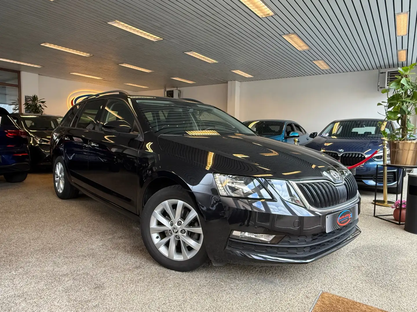 Skoda Octavia SW1.0TSI*FULL SERVICE SKODA*ATTACHE REMORQUE* G12M Noir - 2