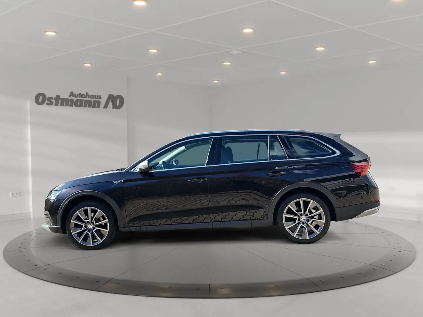 Skoda Octavia Combi 2.0 TDI 4x4 Scout First Edition LM Negro - 2