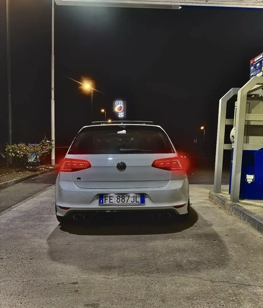 Volkswagen Golf R - 2