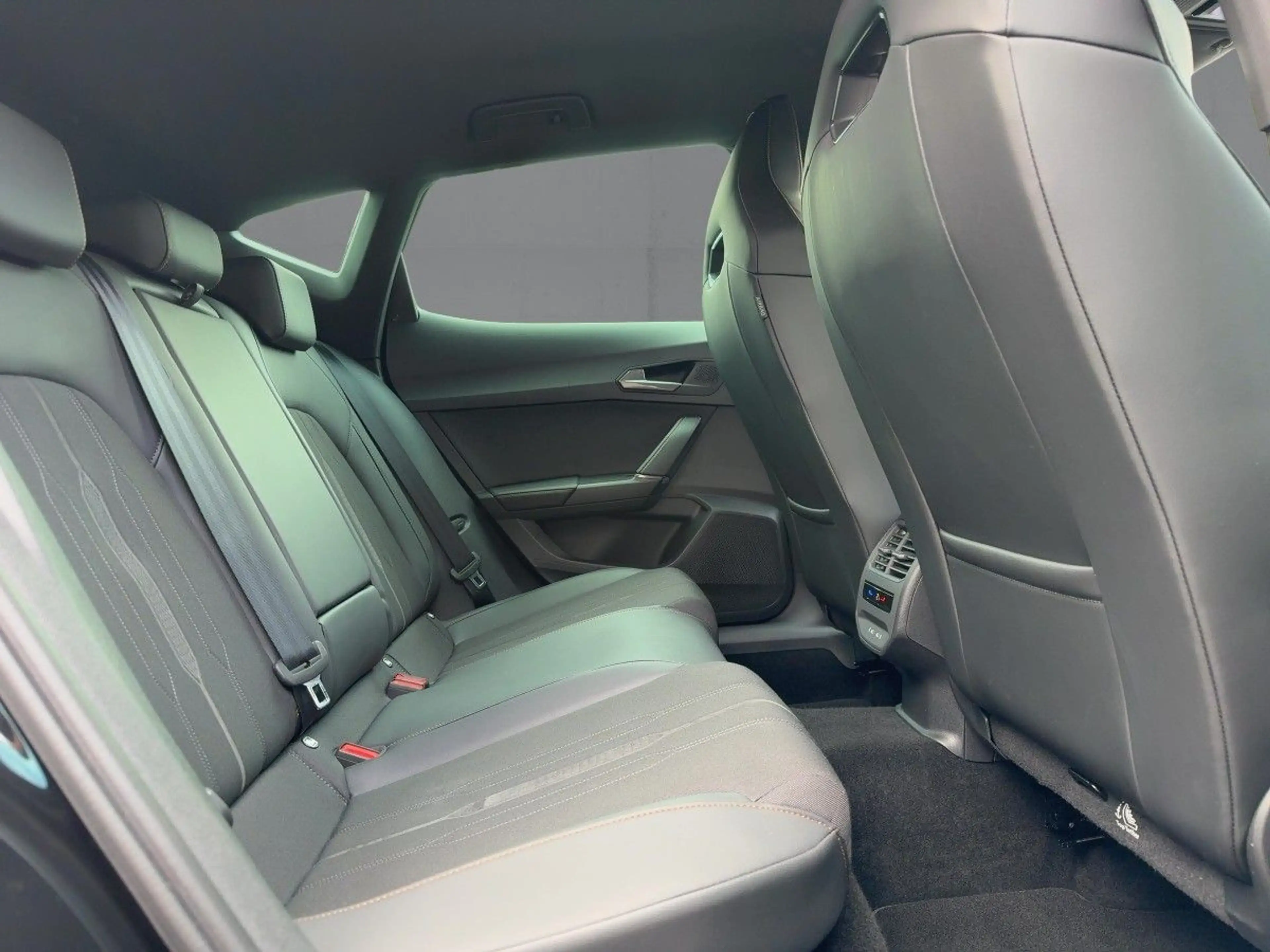 CUPRA Formentor VZ 2.0TSI MATRIX+NAV+ACC+SHZ+RFK+BEATS — photo 13