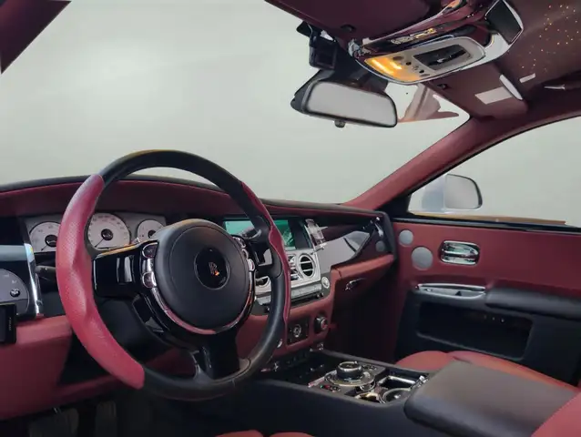 Rolls-Royce Ghost view 8