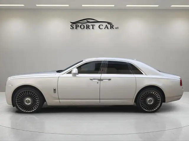 Rolls-Royce Ghost view 6