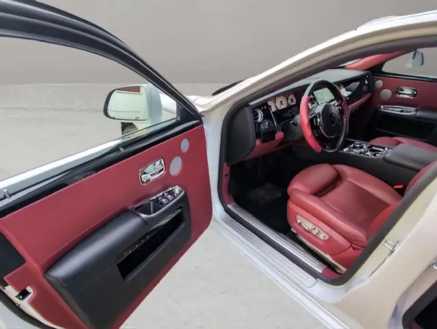 Rolls-Royce Ghost view 14