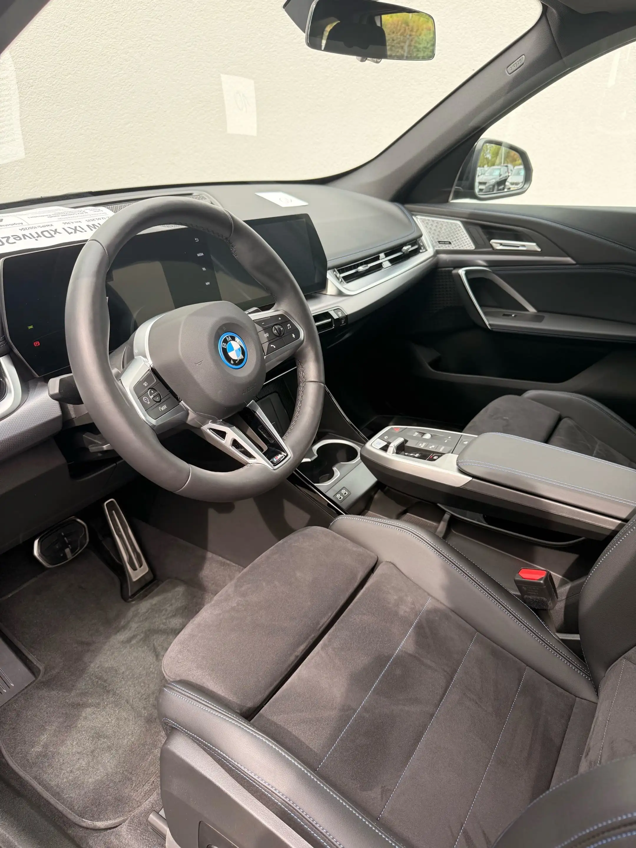 BMW iX1 xDrive20 M SPORT+HUD+AHK+KAMERA+ACC+HK SOUND — photo 11