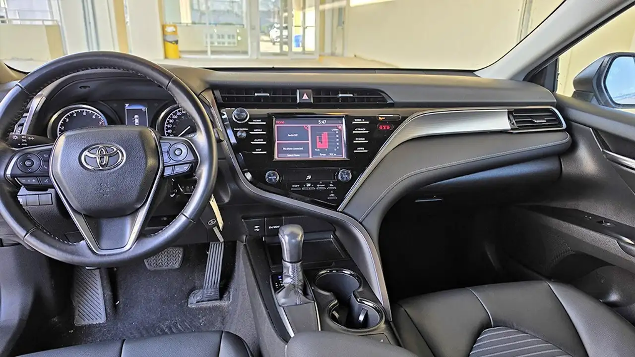 Toyota Camry снимка Toyota Camry
