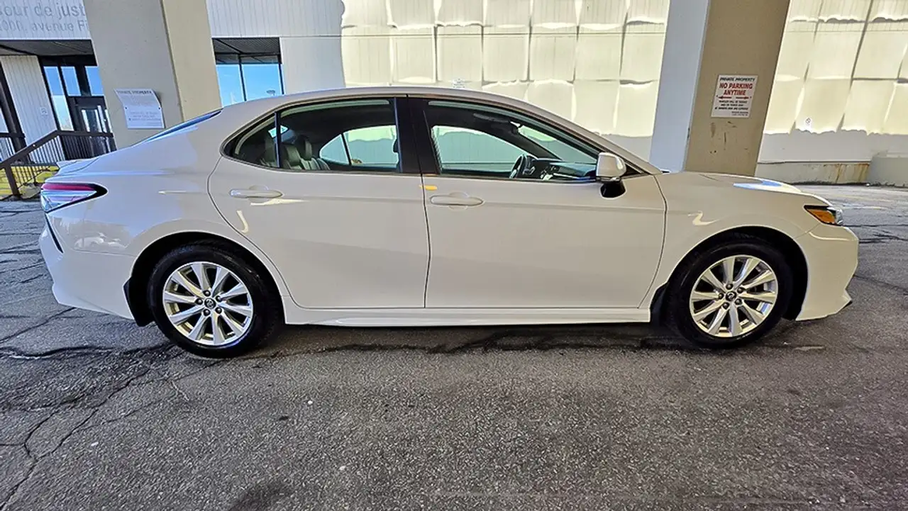 Toyota Camry снимка Toyota Camry