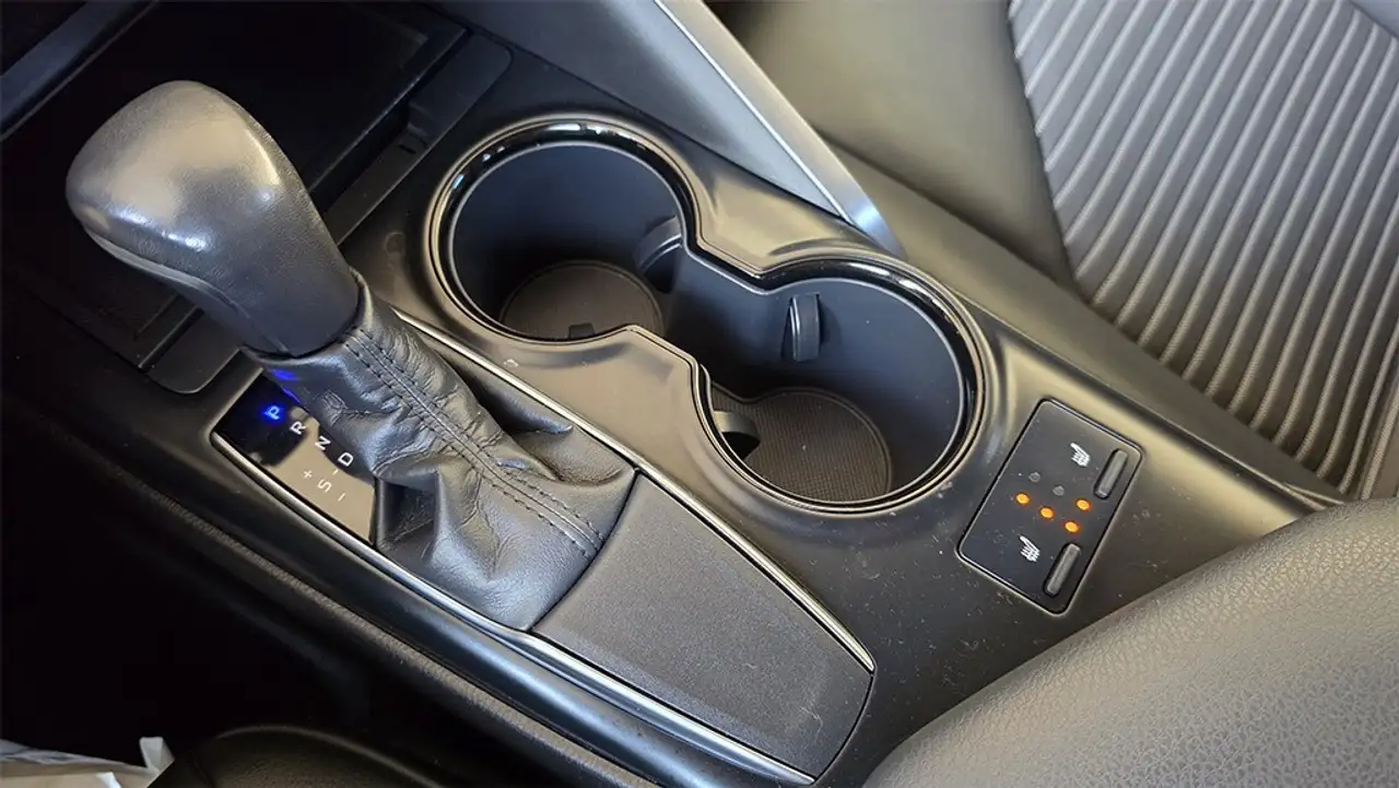 Toyota Camry снимка Toyota Camry