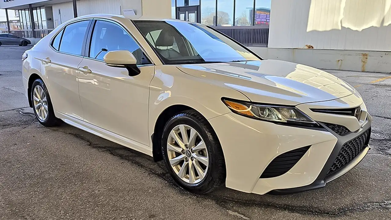 Toyota Camry снимка Toyota Camry