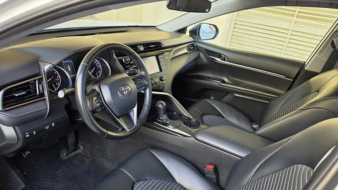 Toyota Camry снимка Toyota Camry