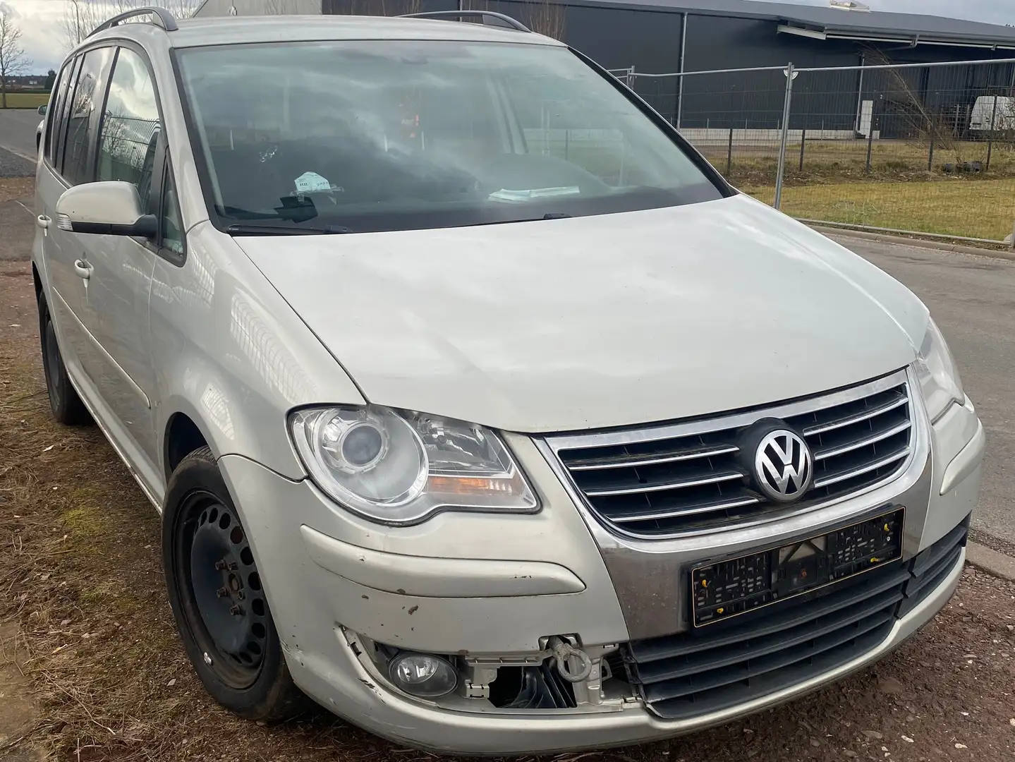 Volkswagen Touran Trendline Gris - 1