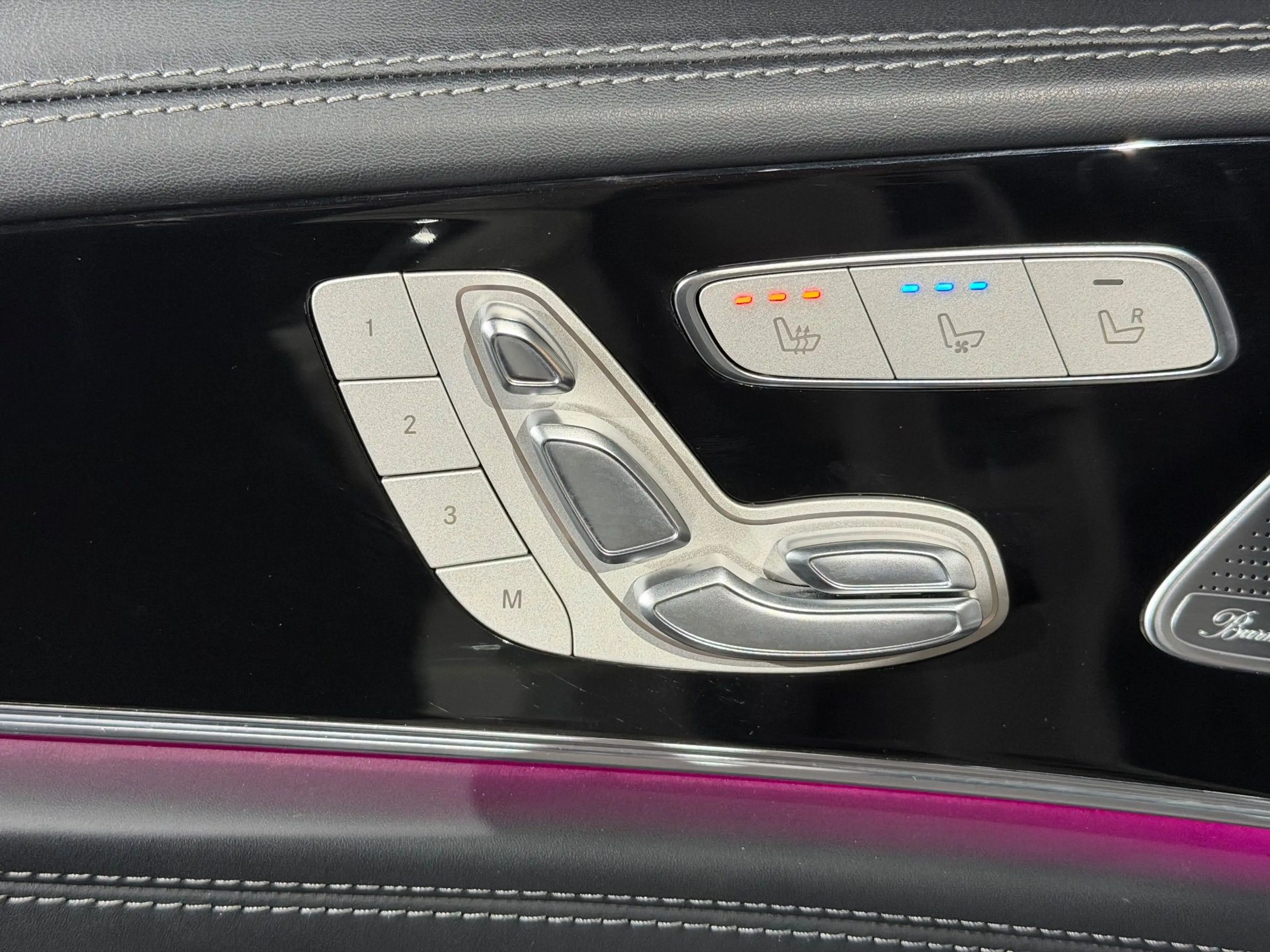 Mercedes-Benz AMG GT 43 4MATIC+  / AMG Design PLUS / PANO / VOLLAUSTAT — photo 38