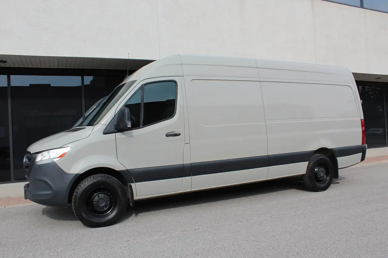 Mercedes-Benz Sprinter снимка Mercedes-Benz Sprinter
