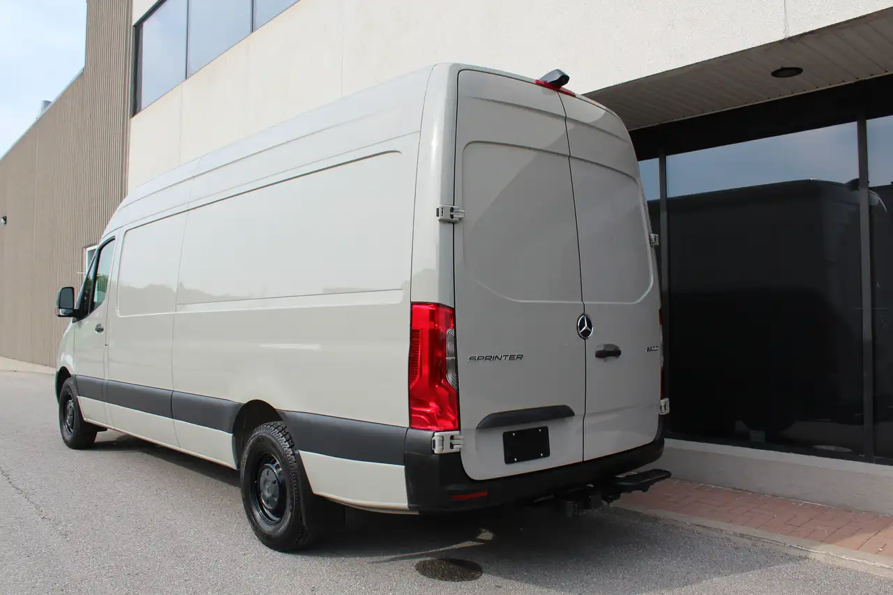 Mercedes-Benz Sprinter снимка Mercedes-Benz Sprinter