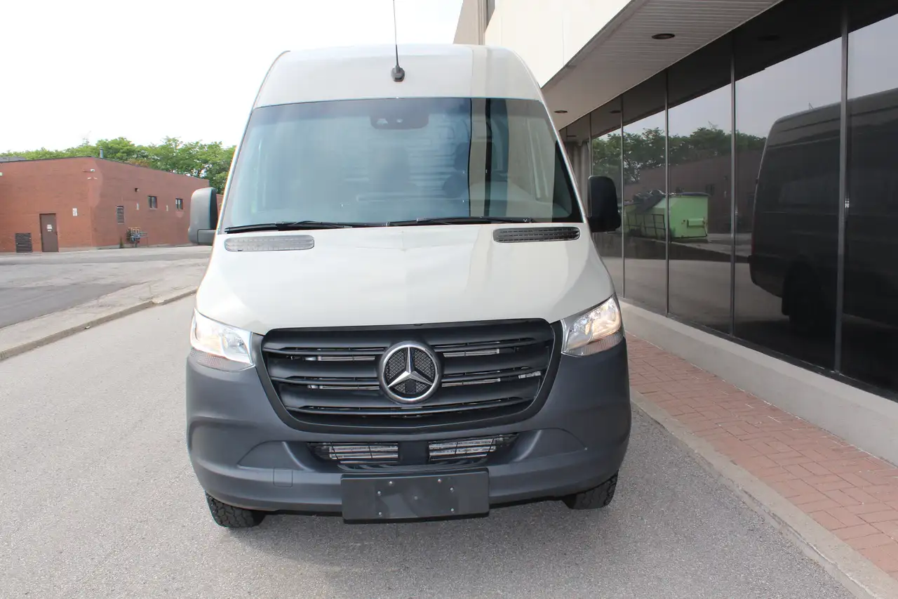 Mercedes-Benz Sprinter снимка Mercedes-Benz Sprinter