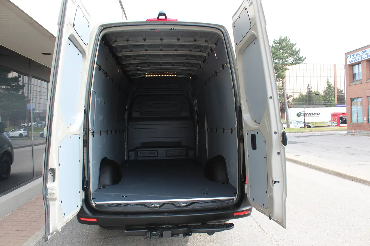 Mercedes-Benz Sprinter снимка Mercedes-Benz Sprinter