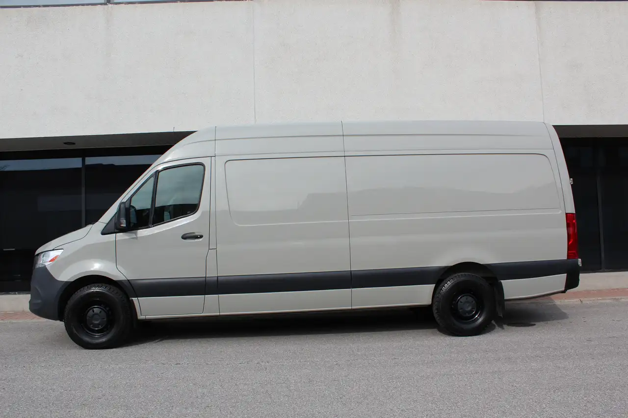 Mercedes-Benz Sprinter снимка Mercedes-Benz Sprinter