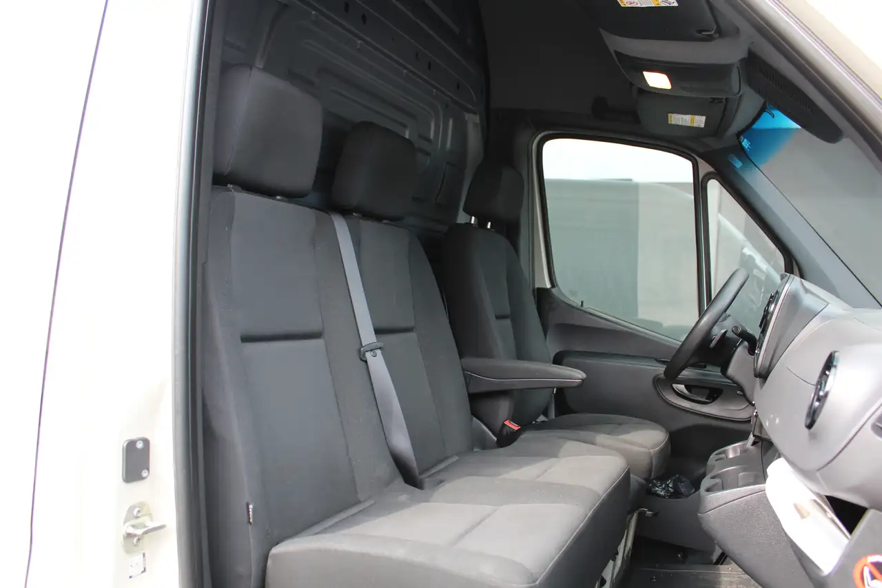 Mercedes-Benz Sprinter снимка Mercedes-Benz Sprinter