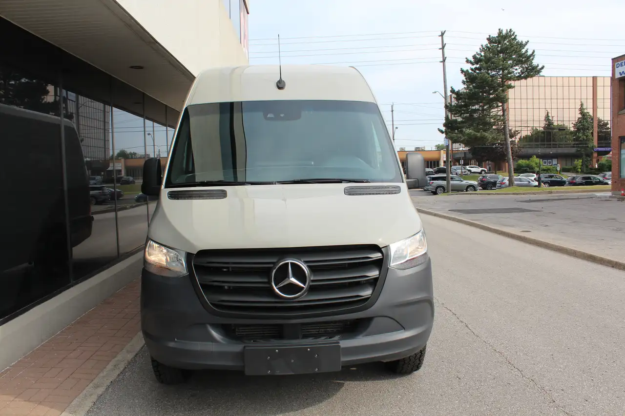 Mercedes-Benz Sprinter снимка Mercedes-Benz Sprinter