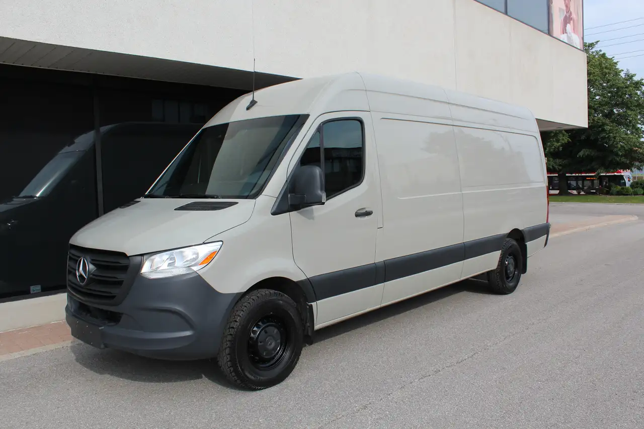 Mercedes-Benz Sprinter снимка Mercedes-Benz Sprinter