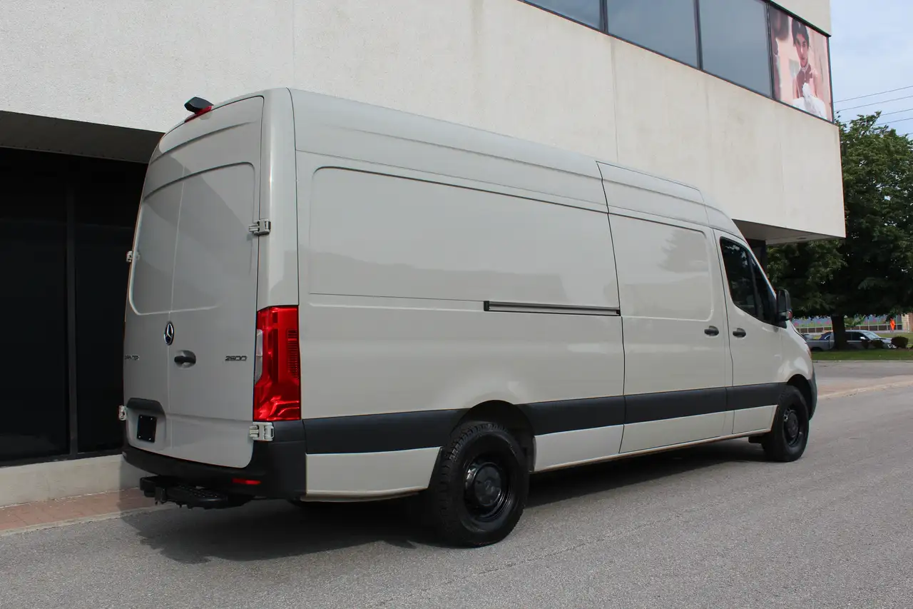 Mercedes-Benz Sprinter снимка Mercedes-Benz Sprinter