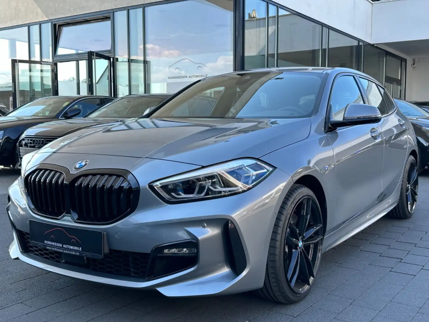 BMW 120 d xDrive M Sport Shadow-Line | Kamera | 19" Grau - 1