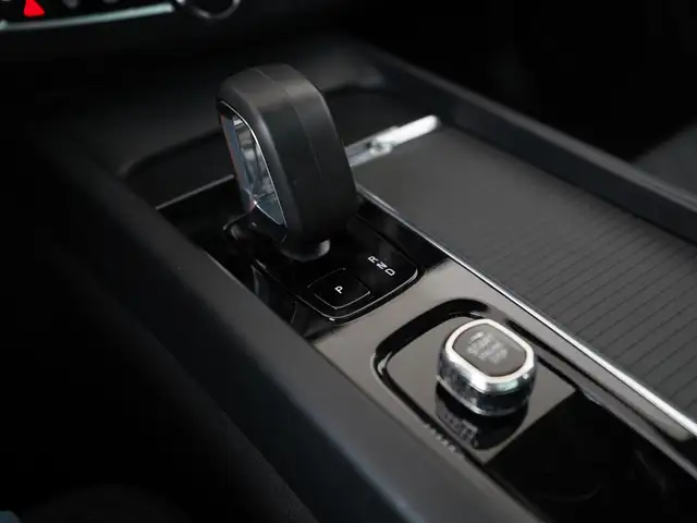 Volvo XC60 view 12