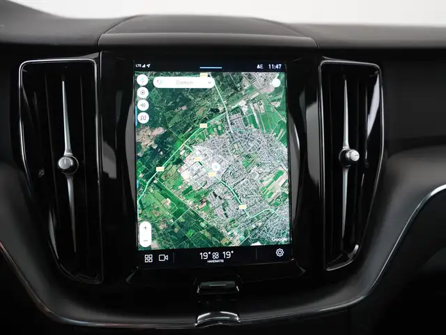 Volvo XC60 view 14