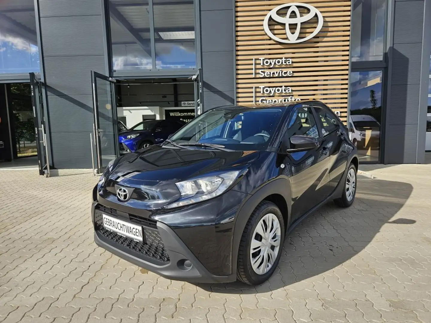 Toyota Aygo X Play Nero - 1