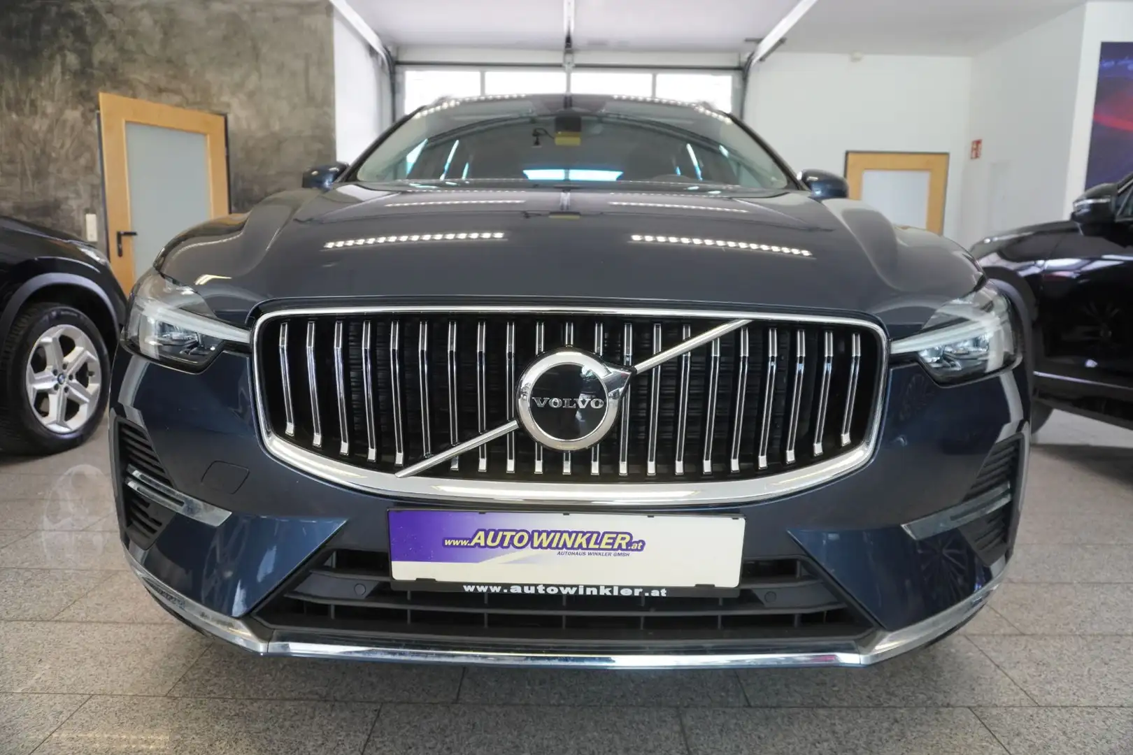 Volvo XC60 T6 Inscription Expression PHEV AWD Aut. Blau - 2