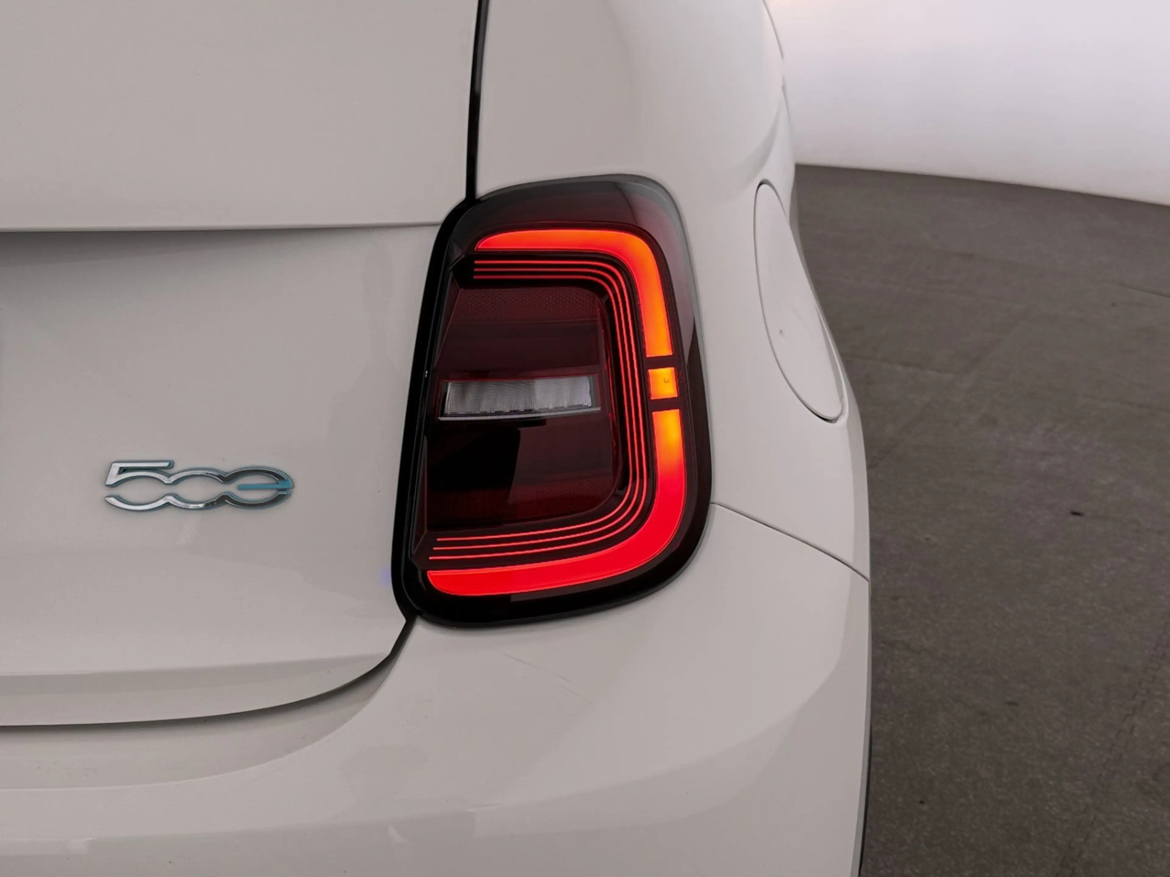 Fiat 500e 500 e 24kWh Aut TEMPOMAT KLIMA — photo 12