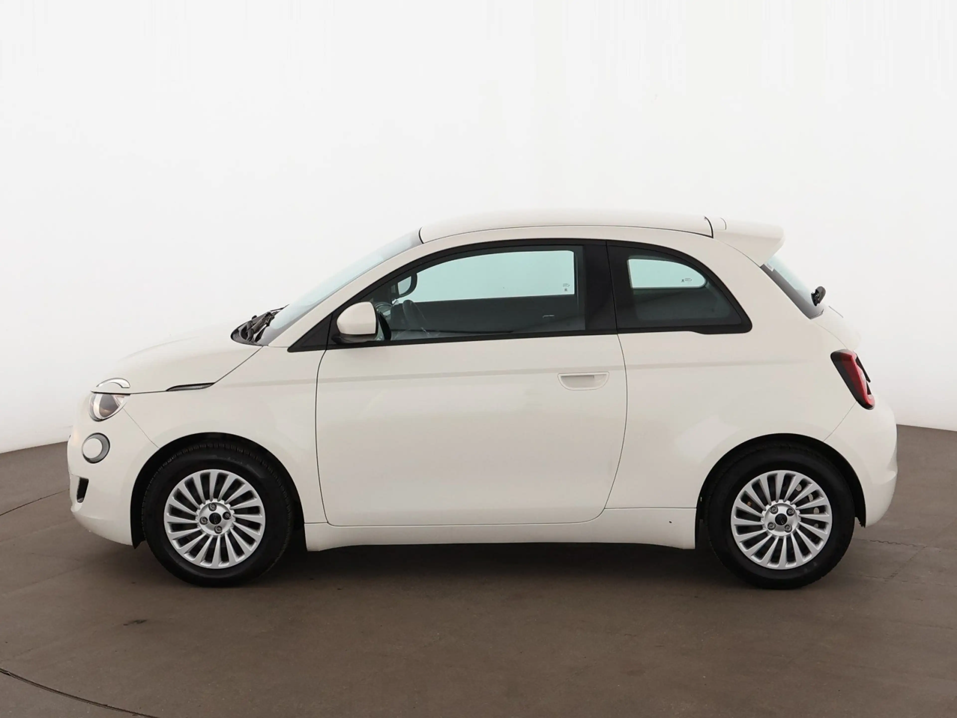 Fiat 500e 500 e 24kWh Aut TEMPOMAT KLIMA — photo 6