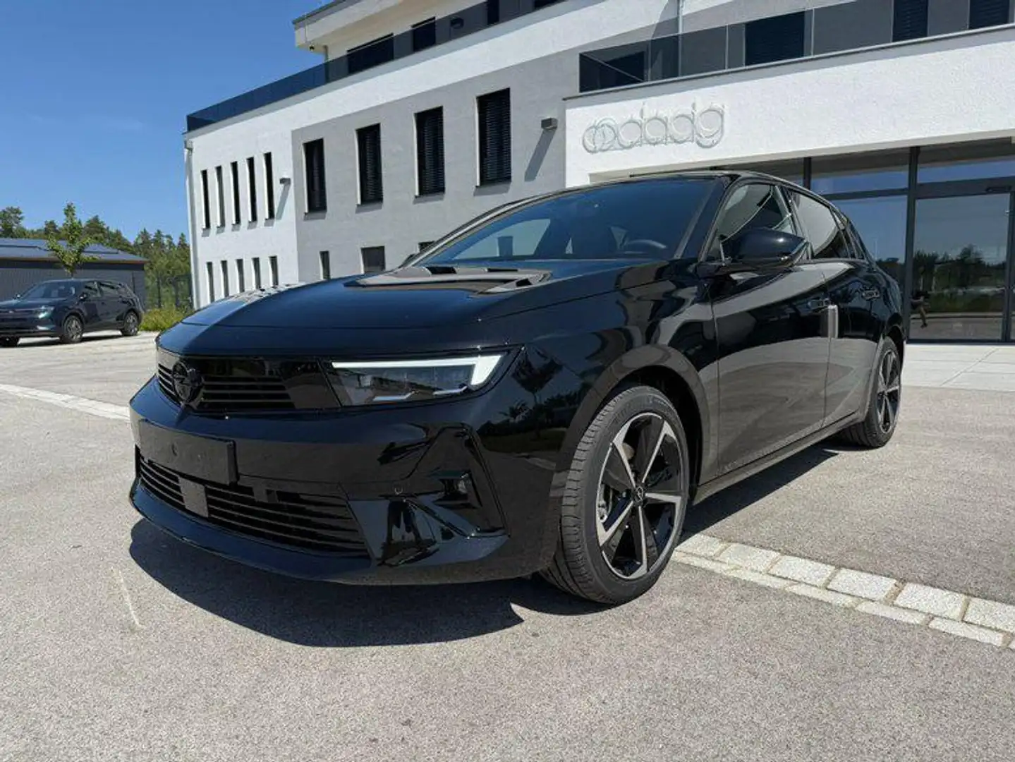 Opel Astra GS 1.2 Turbo 8-Gang Automatikgetriebe 96 kW (13... Schwarz - 1
